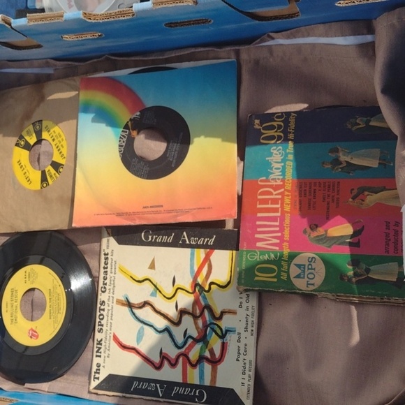 Record Lot 45's - Picture 1 of 6